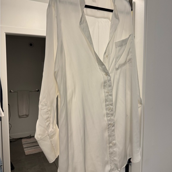 H&M White Button Down Shirt - Picture 1 of 1